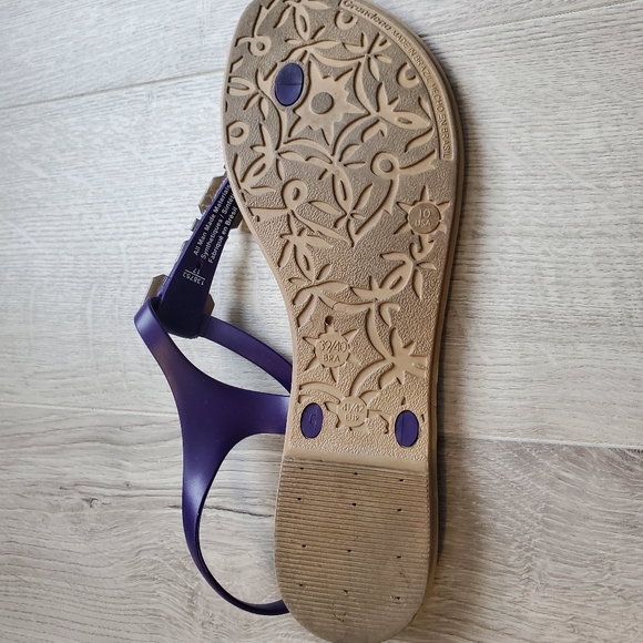 American Eagle Sandals - Picture 3 of 4